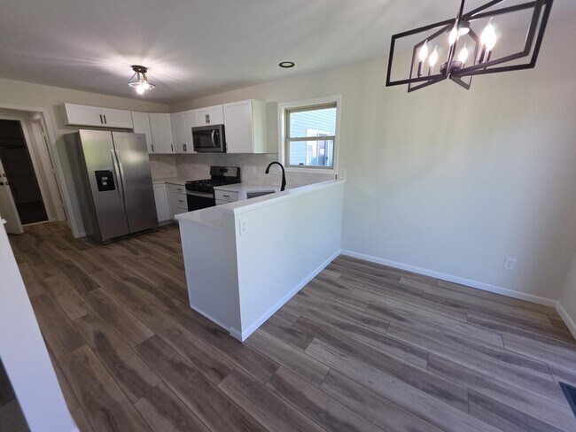 Foto del edificio - 1813 Rambling Rose Ln