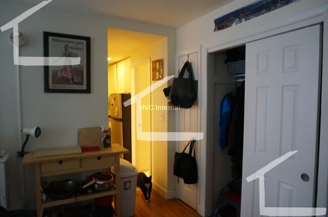 Building Photo - Spacious One Bed Right In The Back Bay