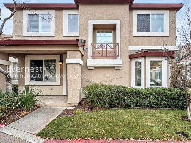 Building Photo - 2155 Fernbrook Common