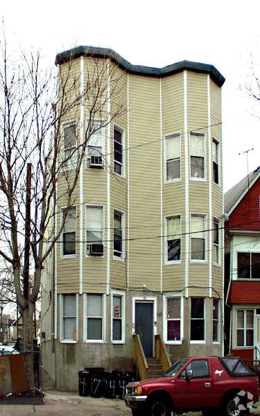 Foto principal - 174 Jackson St