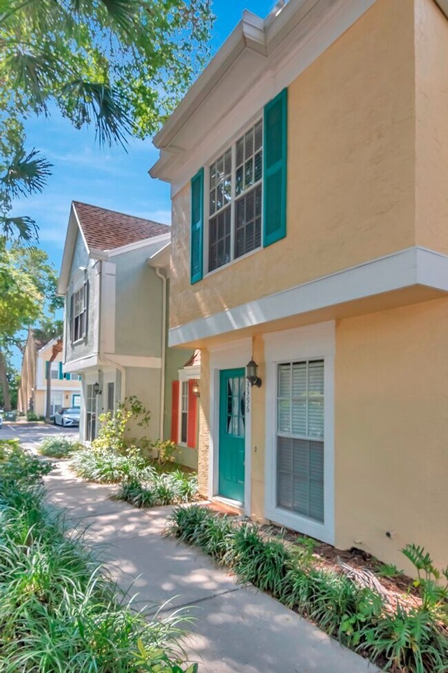 Building Photo - South Tampa 2 Bedroom w/ Office 2 Bathroom...