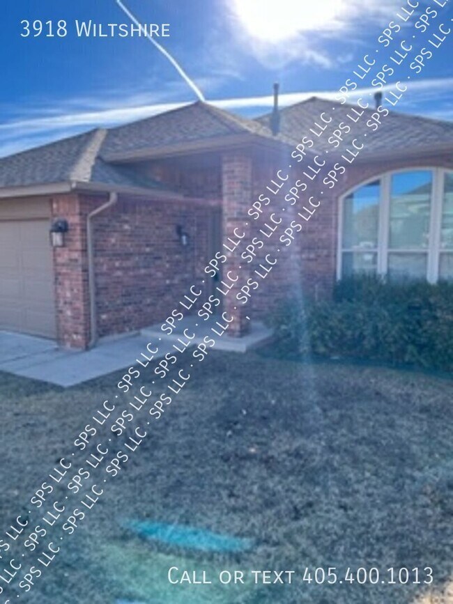 Building Photo - 3918 Wiltshire-