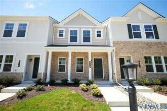Building Photo - 216 Greenpark Rd