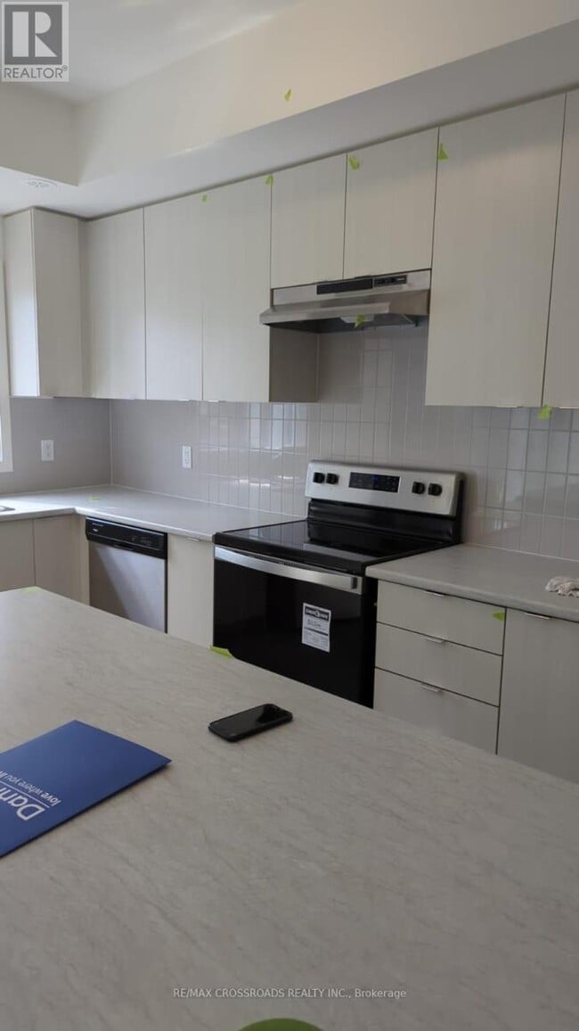 Building Photo - 1525 Kingston Rd