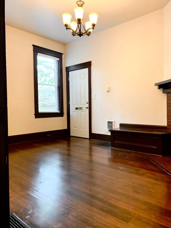 Building Photo - 638 Church St. #14122