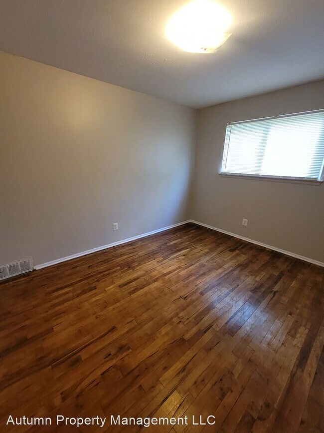 Building Photo - 3 br, 1 bath House - 14823 Muirland Street