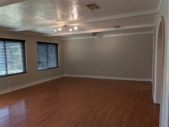 Building Photo - 5519 Birchgate Dr