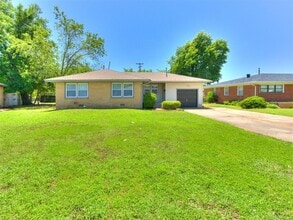 Building Photo - 710 Highland Pkwy