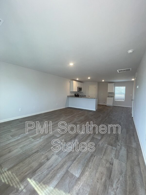 Foto del edificio - 192 Emory Rd