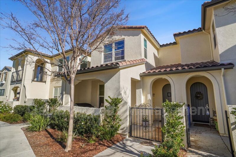 Primary Photo - 28821 Camino De Cielo Dr