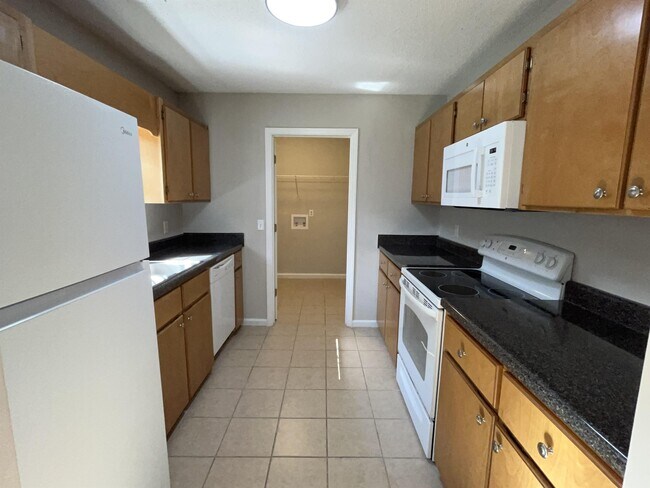 Building Photo - 1721 Ashton Dr