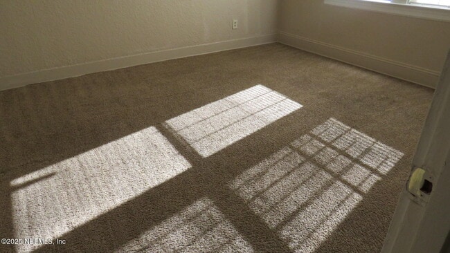 Building Photo - 6590 Sunset Dr