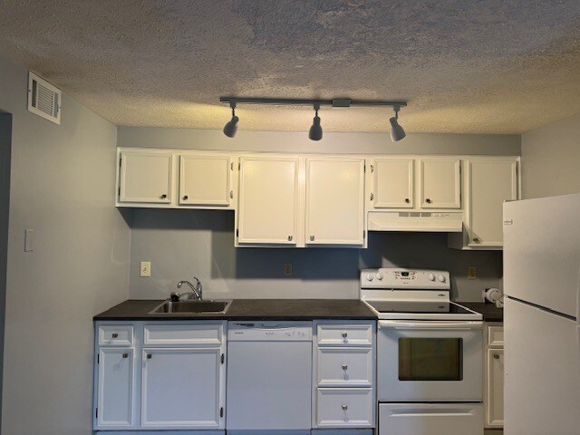 Foto del edificio - 27512 Evergreen Run