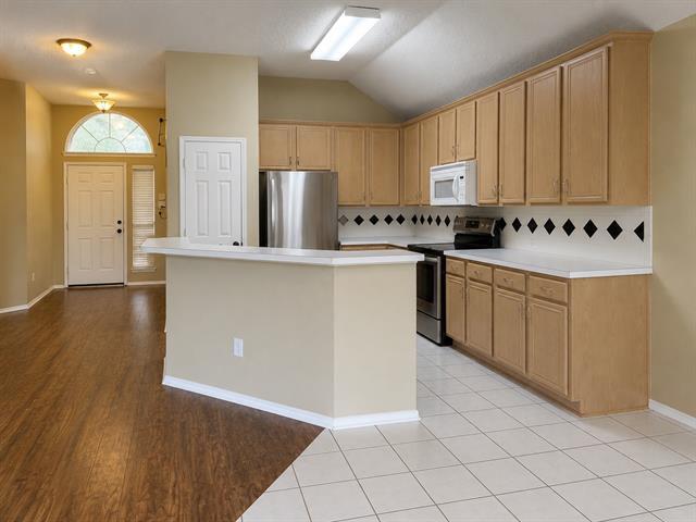 Building Photo - 9505 Thorncliff Dr