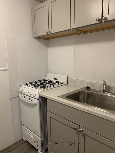 Building Photo - 279 Crescent St