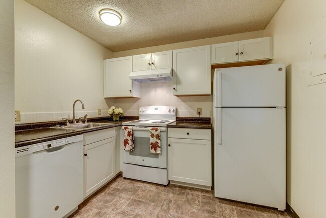 Foto del edificio - Pre-Leasing August 2026: Great 1 Bed, 1 Bath Close to CU and 29th Street Mall with included parki...