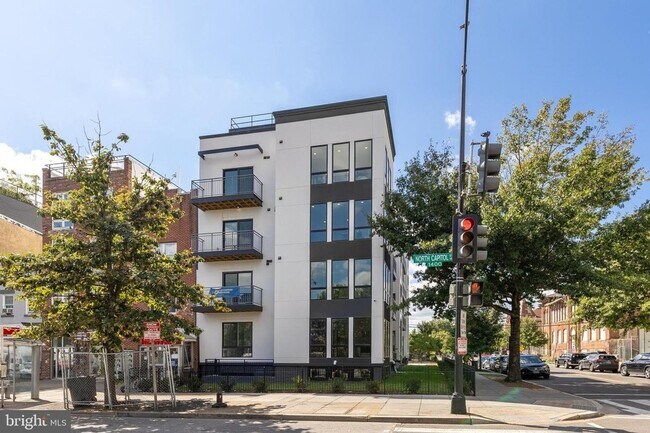 Foto del edificio - Modern 2BR Condo in Washington, DC