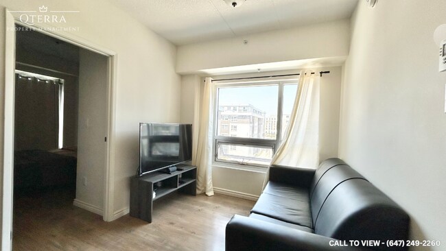 Building Photo - 275 Larch St