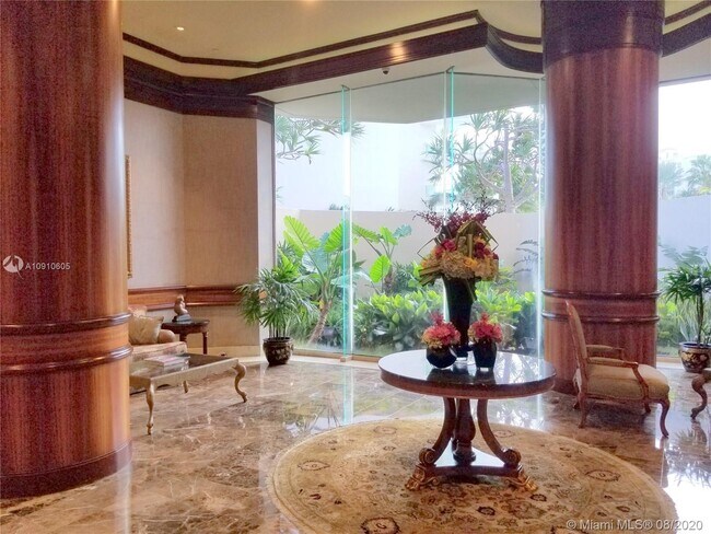Building Photo - 20185 E Country Club Dr
