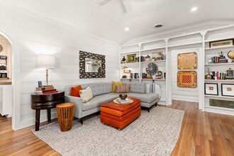 Building Photo - 968 Mulberry Ave