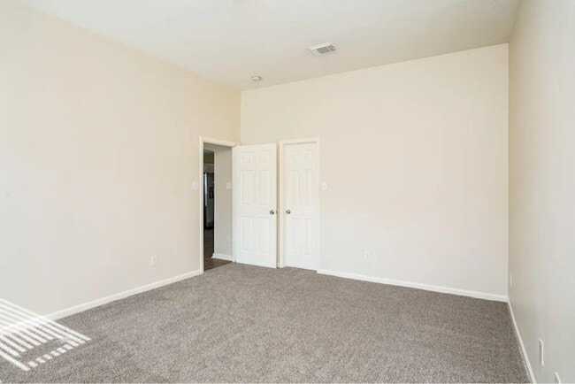 Building Photo - 8583 Chaletford Dr