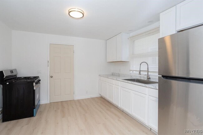 Foto del edificio - 109 6th Ave