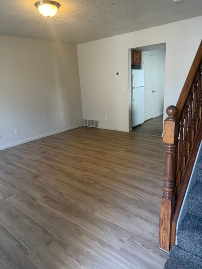 Building Photo - 1273 6225 S