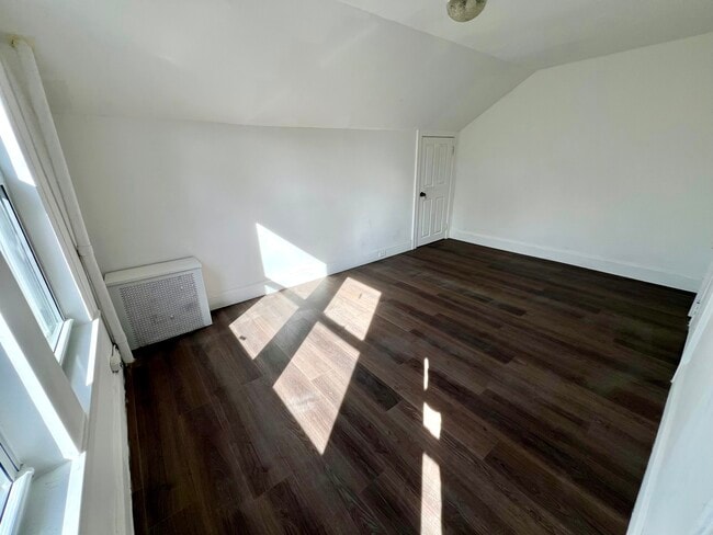 Building Photo - 9924 Ascan Ave