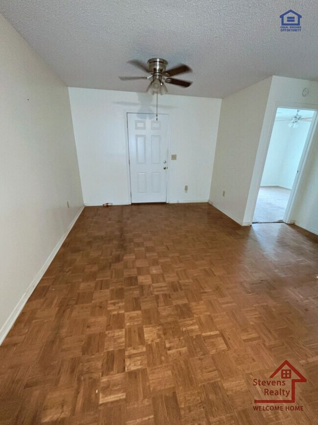 Foto del edificio - 65 Bybee Woods Dr