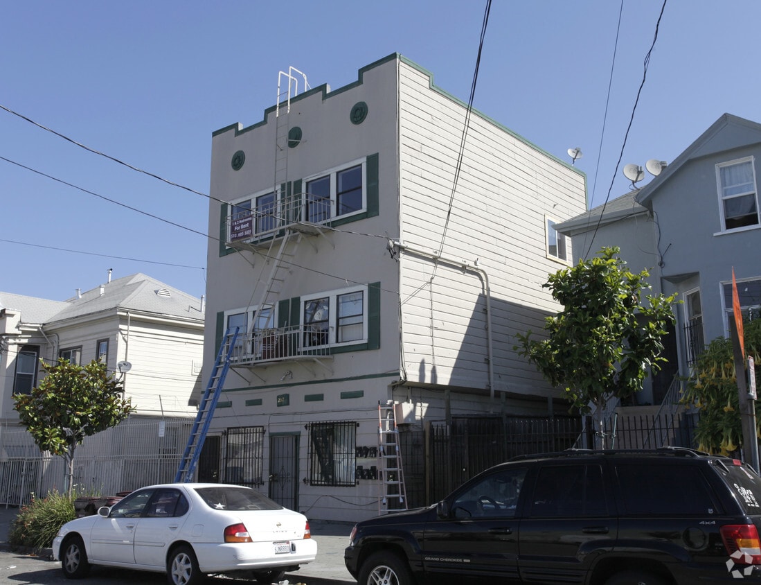 Primary Photo - 2312 E 15th St