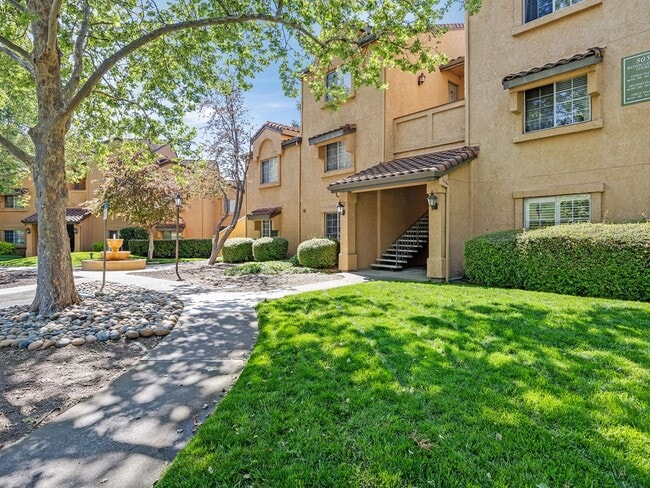 Building Photo - 805 Watson Canyon Ct