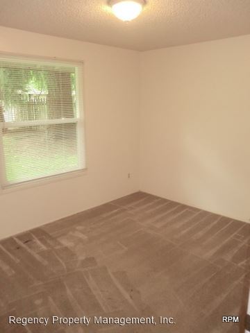 Building Photo - 3 br, 1.5 bath House - 18518 Longfellow Ave