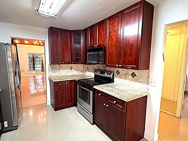 Building Photo - 6620 Tiburon Cir