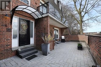 Building Photo - 18 La Rose Ave