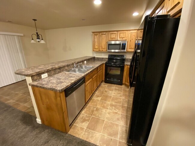 Building Photo - 2080 Evans Cove Loop