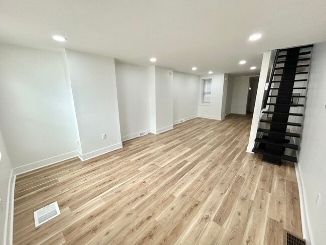 Building Photo - Modern 2-Bed, 1.5-Bath Home with Central A...