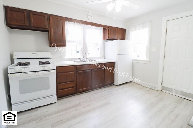 Building Photo - Coming soon! $200 off first months rent