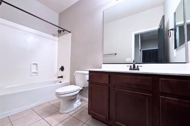 Building Photo - 2969 E Isaiah Ave