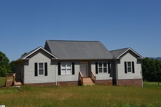 Building Photo - 3965 N Hwy 101