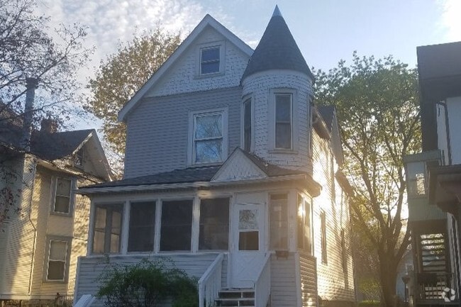 Front - 409 Wheeler N St