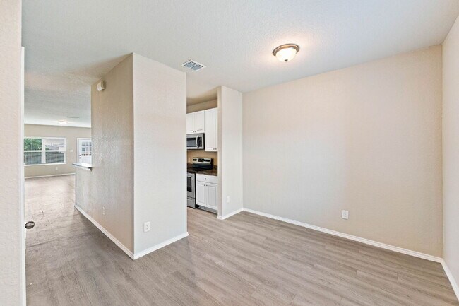 Foto del edificio - Comfortable Living in Converse – 3 Bedroom...