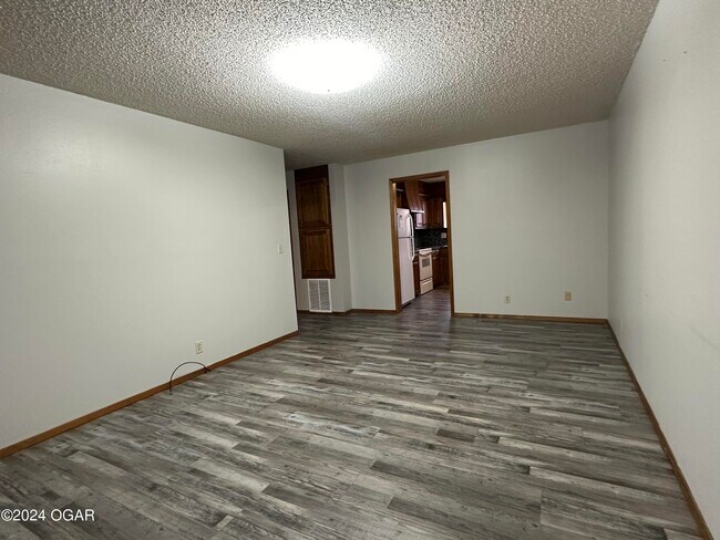Foto del edificio - 3229 S McConnell Ave