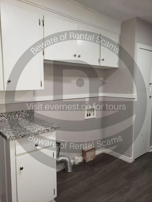 Foto del edificio - 2556 Paden St