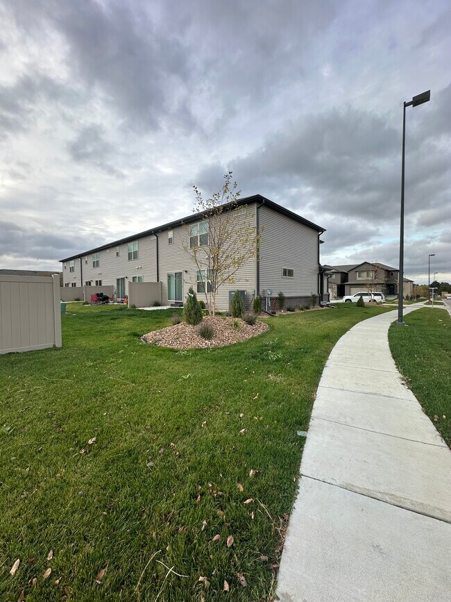 Building Photo - 8231 Ventura Pl