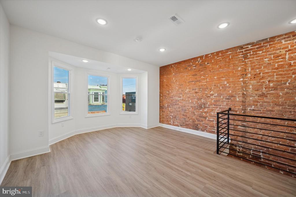 Building Photo - 5644 Blakemore St