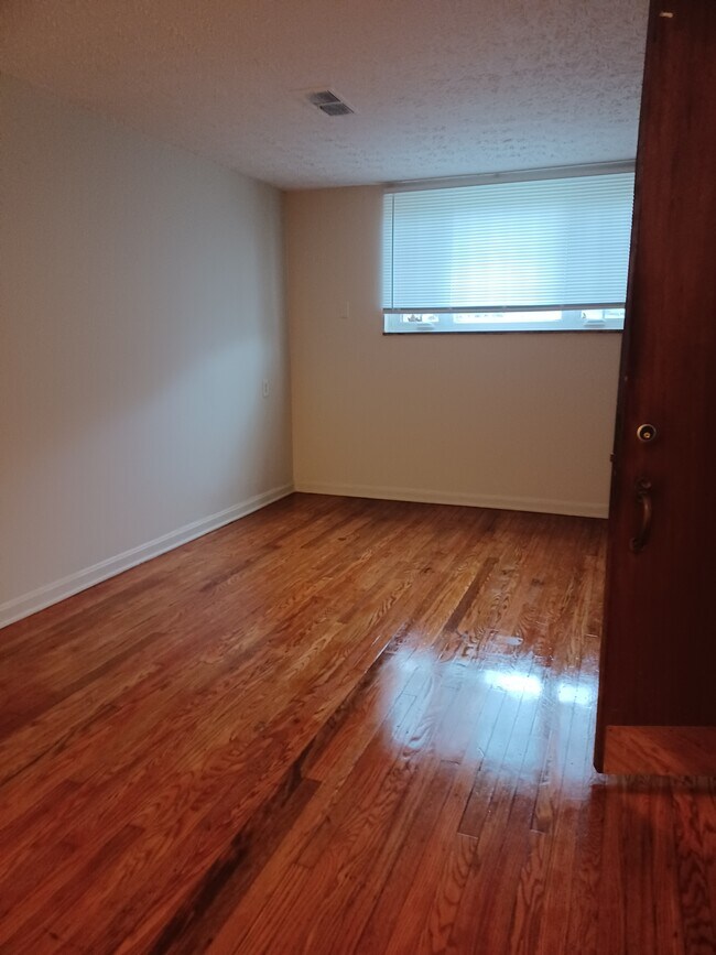 Living rm area - 2115 Braewick Cir