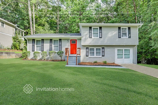Building Photo - 3018 Battle Forrest Dr