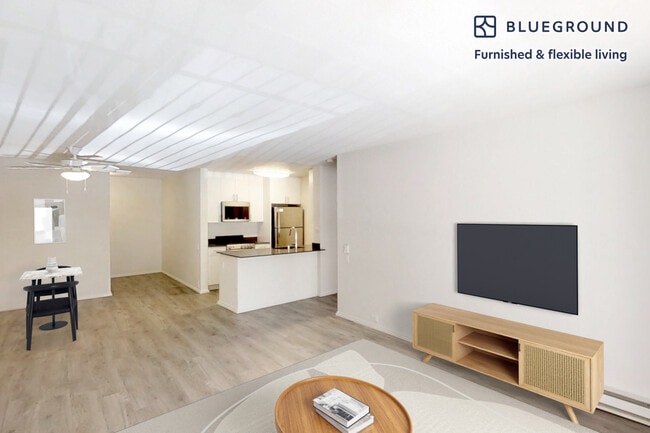 Building Photo - 555 W Middlefield Rd