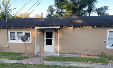 Building Photo - 521 10th Ave