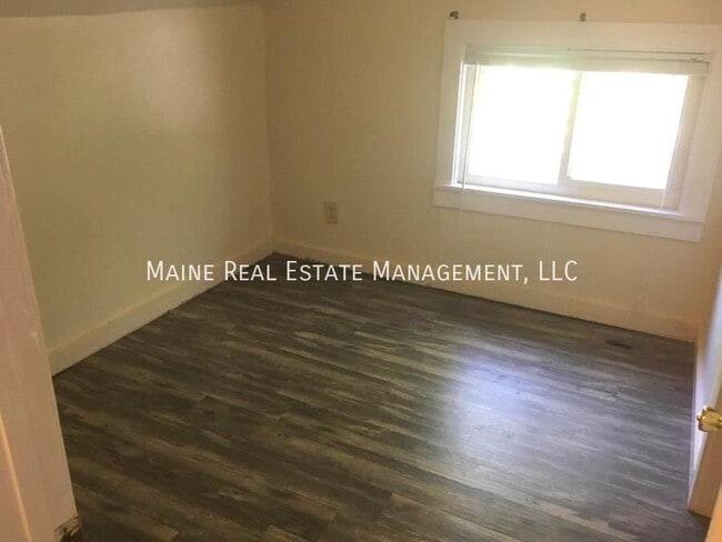 Building Photo - 35a Coldbrook Rd